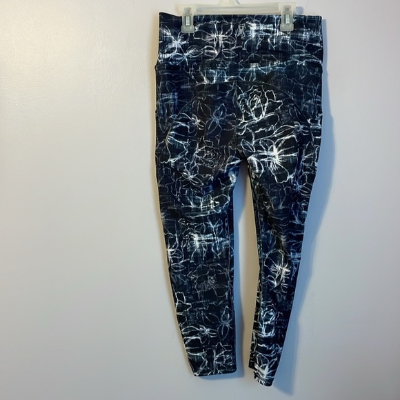 Spyder Active Floral Black Blue White Cropped Athletic Leggings size L - Picture 11 of 16